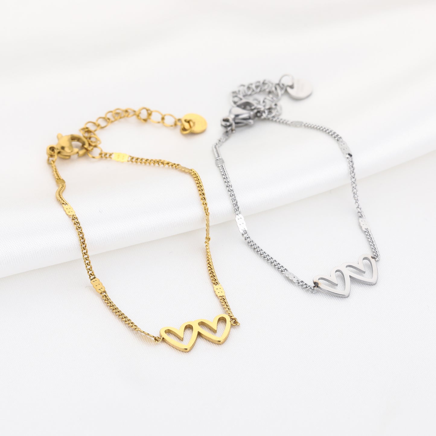 Twin Hearts Armband
